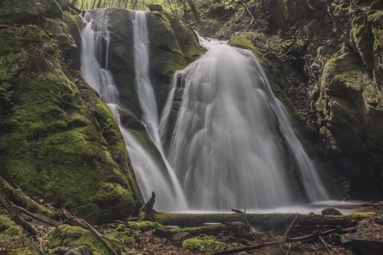 Wasserfall ohne Namen - Foto: Belasitsa Naturpark/Ilia Kochev Levkov